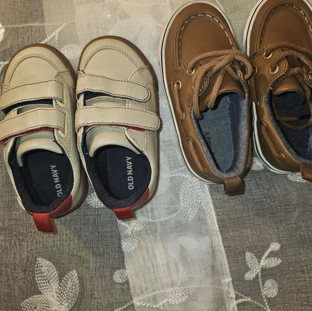 Old Navy, kids shoes size 7